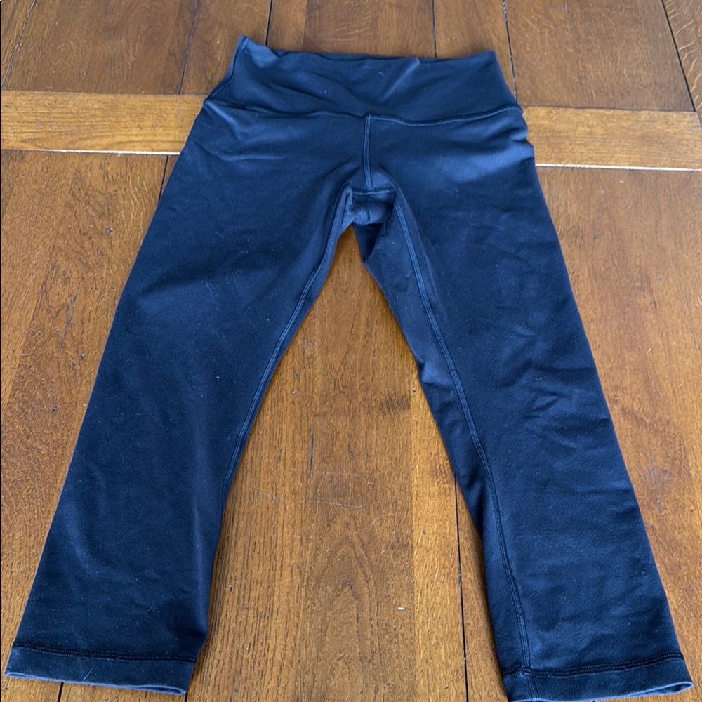 Lulu Lemon cropped Black Leggings